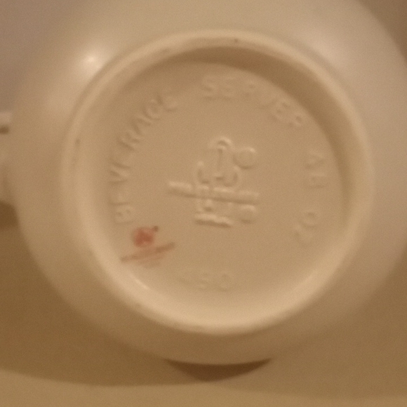 VTG- Pfaltzgraff Silver Heirloom 48 oz Beverage Server - Picture 6 of 10